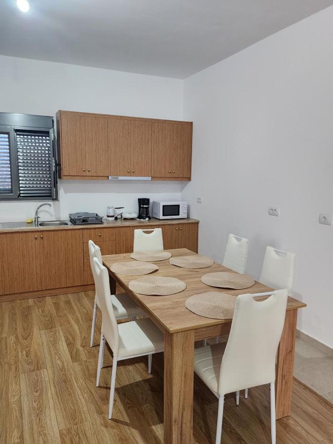 Brana Apartments Саранда Екстер'єр фото