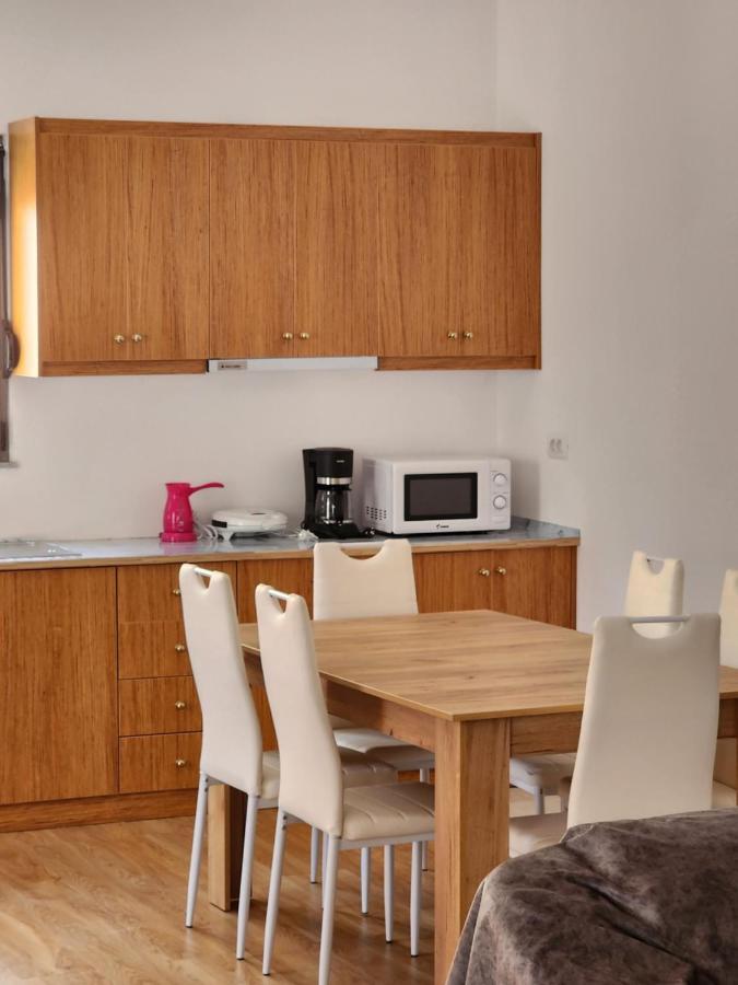 Brana Apartments Саранда Екстер'єр фото