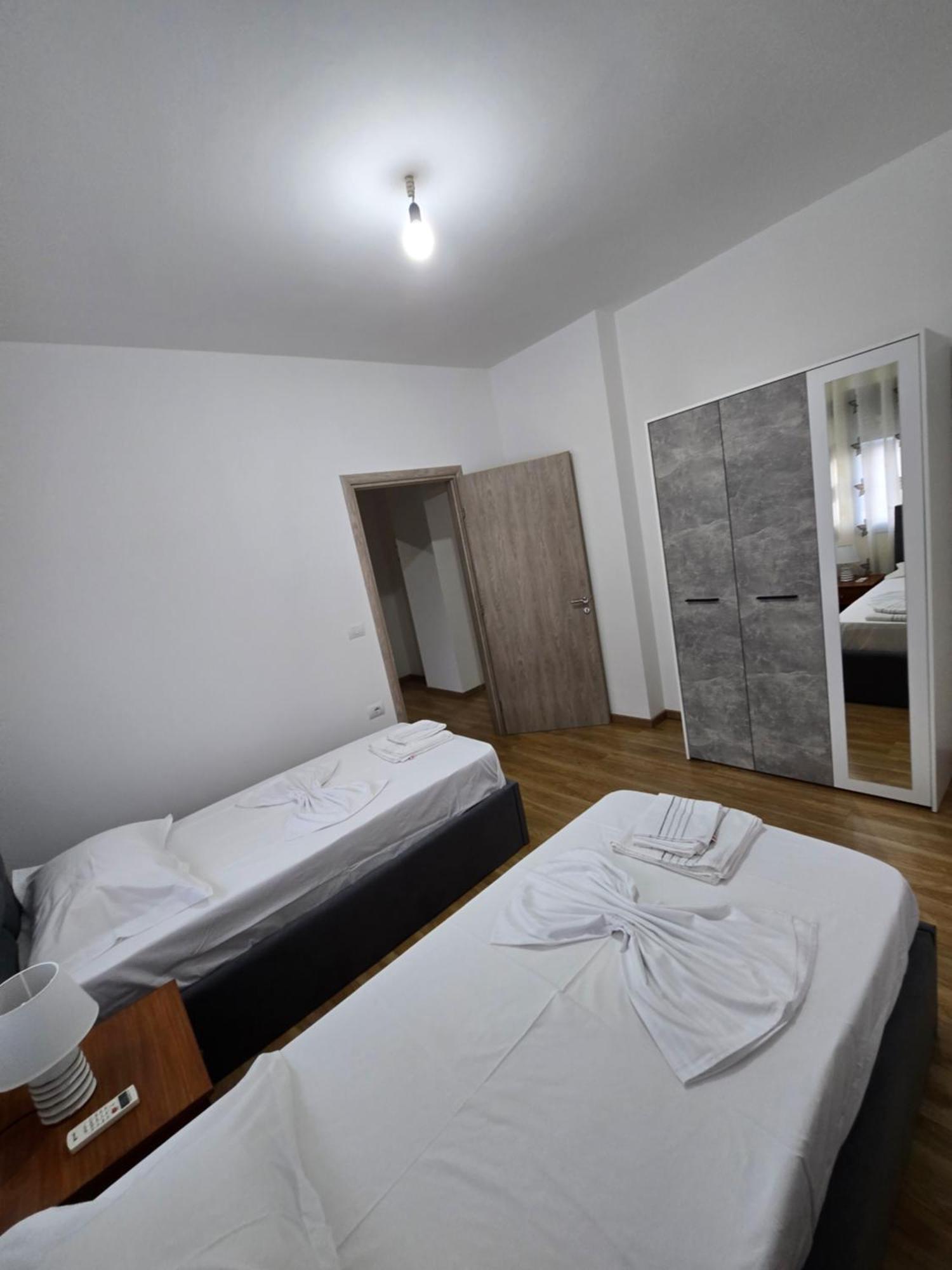 Brana Apartments Саранда Екстер'єр фото