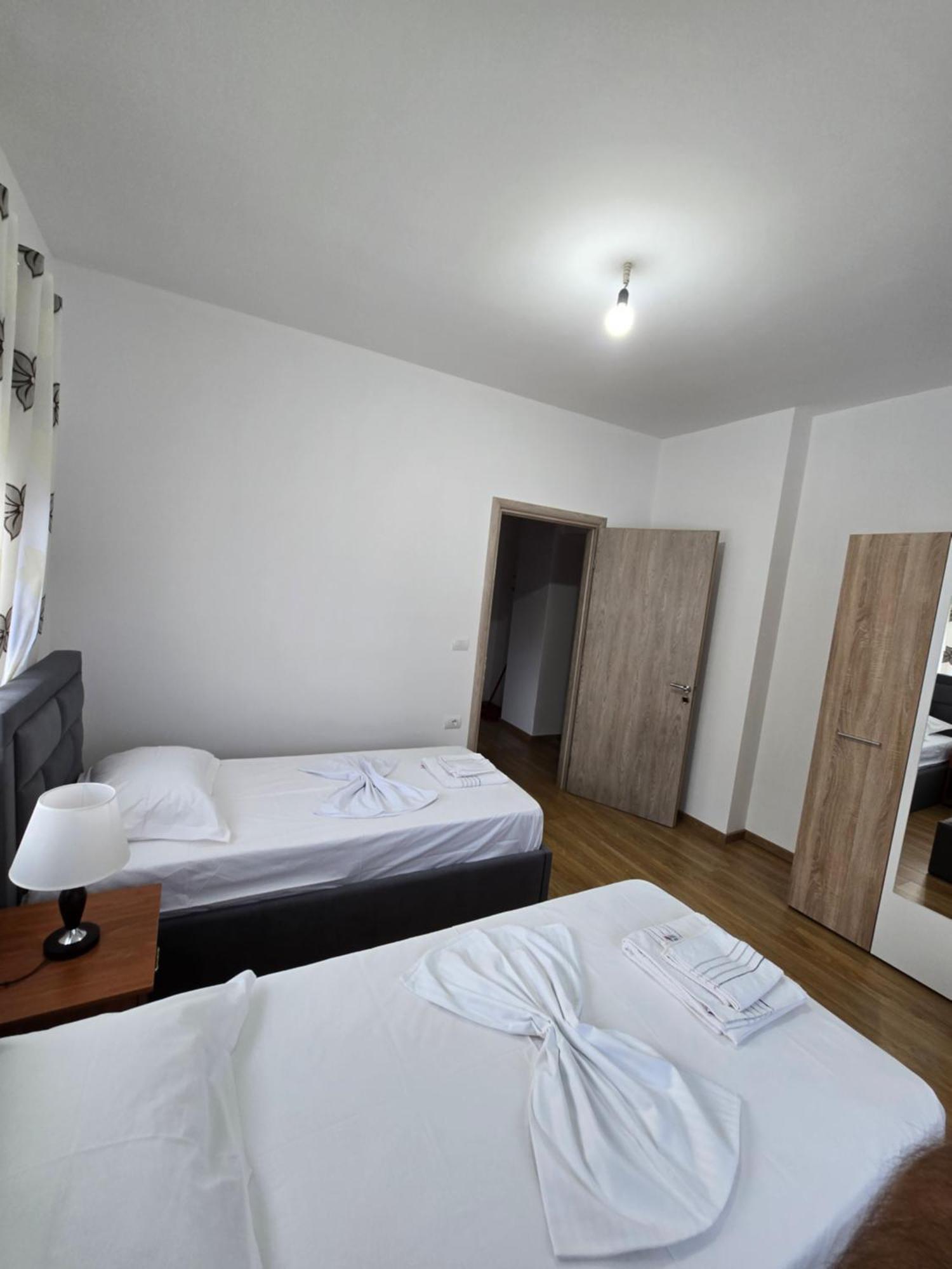 Brana Apartments Саранда Екстер'єр фото