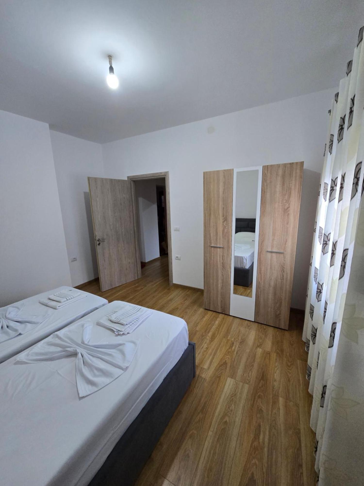 Brana Apartments Саранда Екстер'єр фото