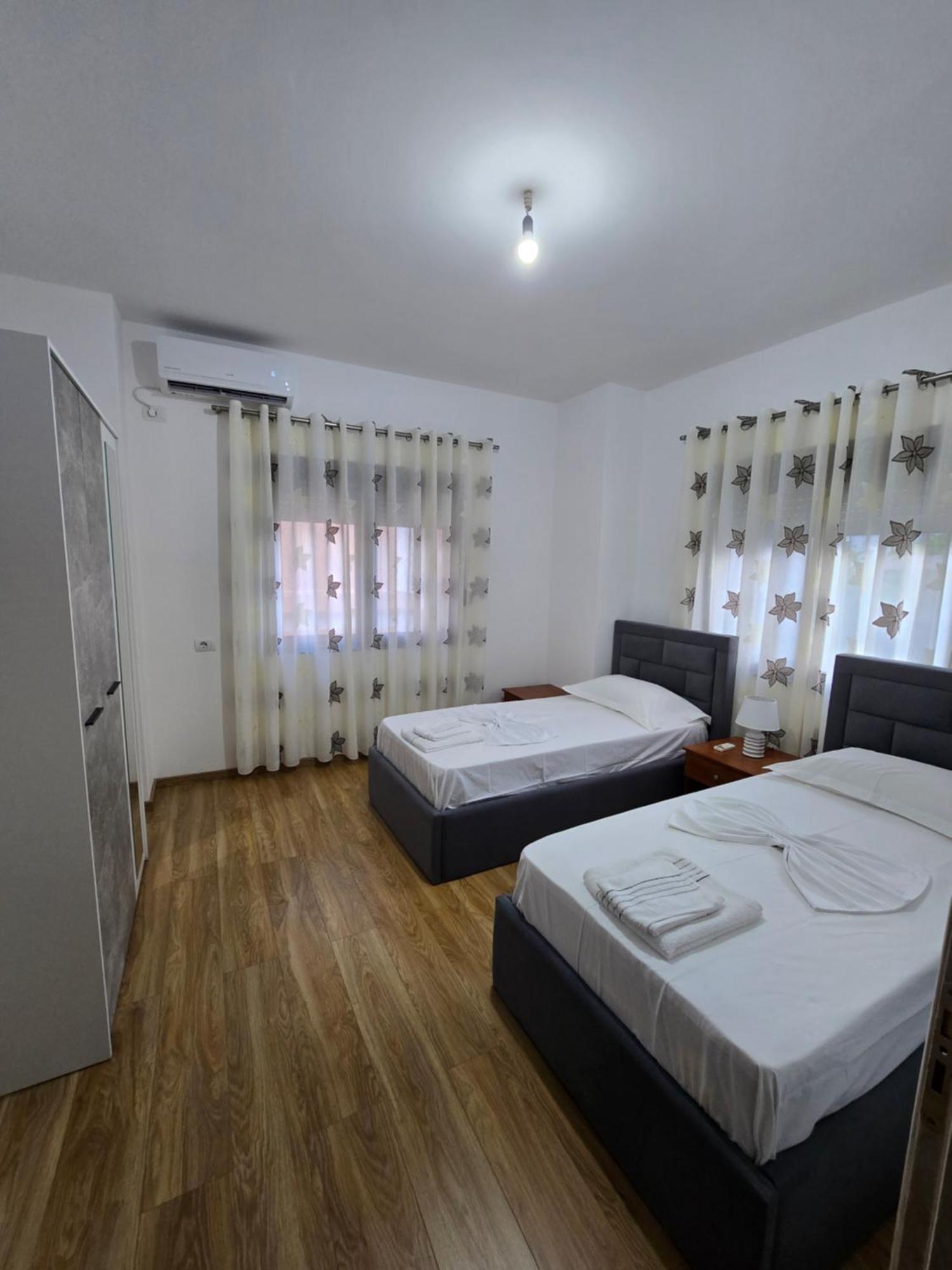 Brana Apartments Саранда Екстер'єр фото
