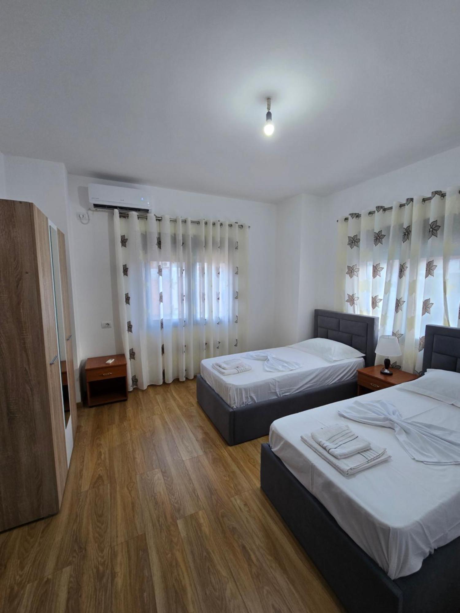 Brana Apartments Саранда Екстер'єр фото